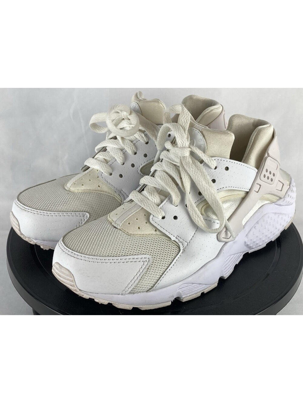 Women’s Size 7 / 5.5YNike Air Huarache GS White Pure Platinum 654275-110 Sneaker
